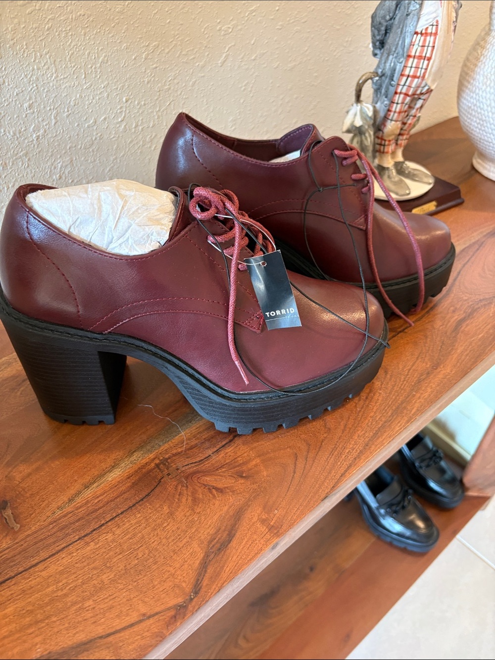 torrid Burgundy Platform Derby Lace-Up Shoes - Picture 3 of 7